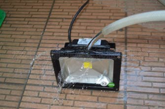 LED泛光燈FS225防水試驗